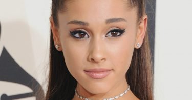 Top 15 Ariana Grande Bikini Pictures