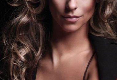 Jennifer Love Hewitt Hot Pictures