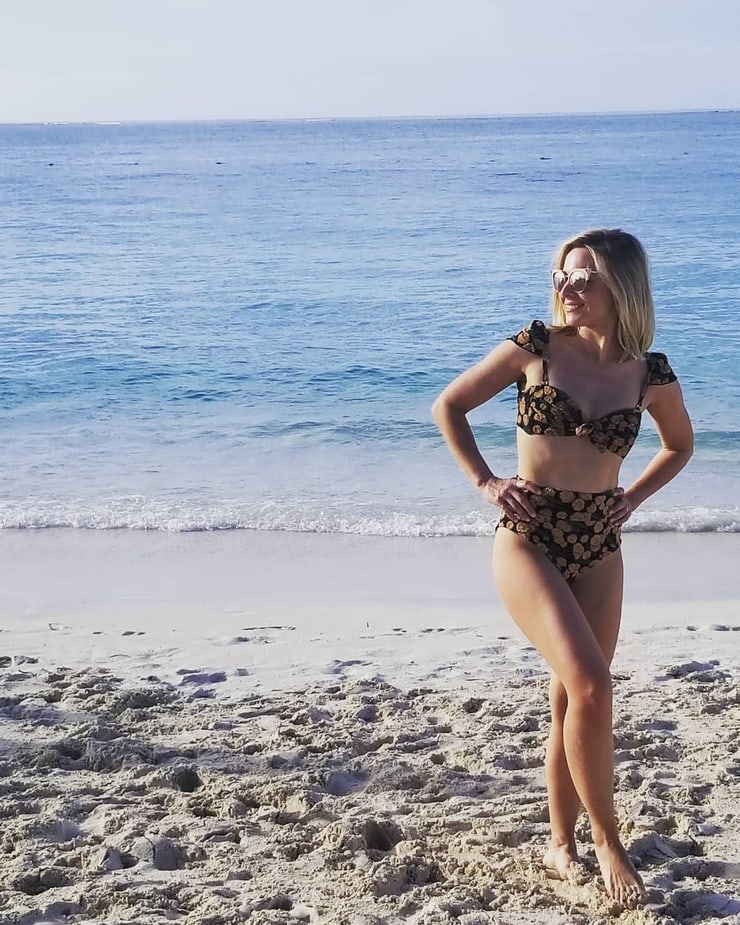  Kristen Bell Sexy Pictures 