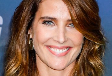 Cobie Smulders Hot And Sexy Pictures