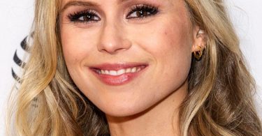 Erin Moriarty Hot And Sexy Pictures