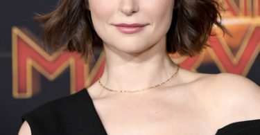 Milana Vayntrub Hot Pictures That Are Too Hot To Handle