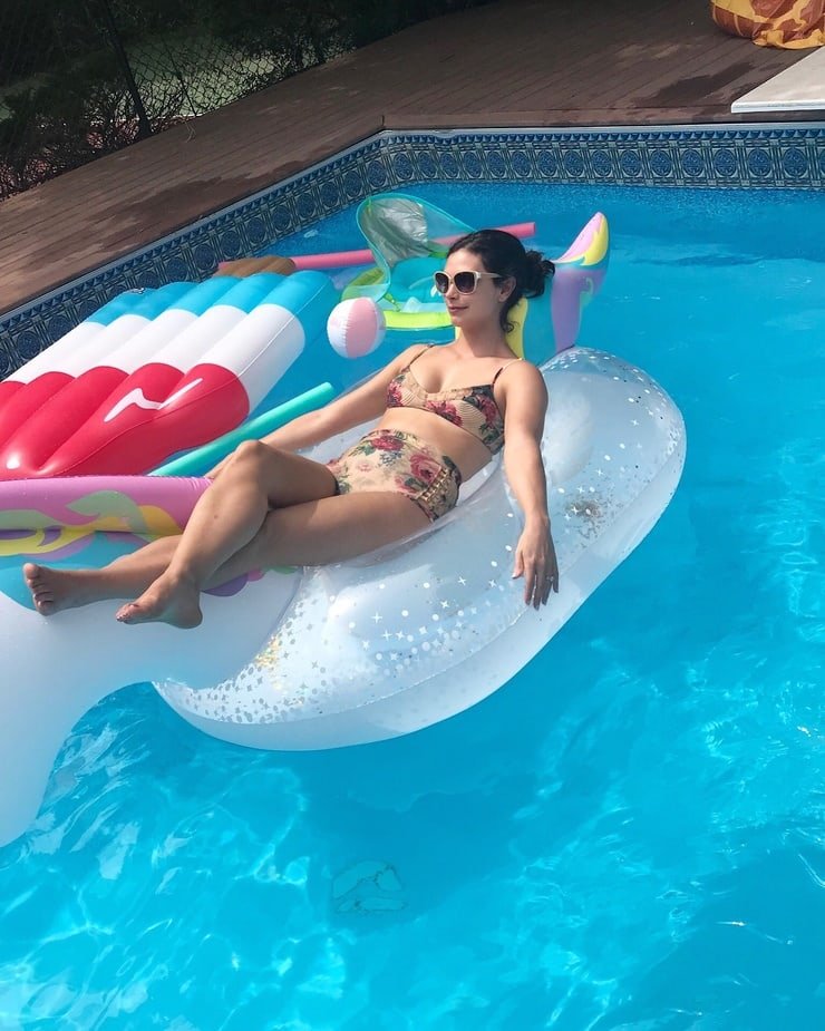 Morena Baccarin Bikini Pics