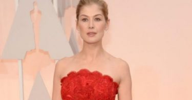 Rosamund Pike Hot Pictures