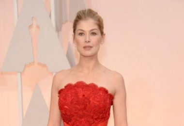 Rosamund Pike Hot Pictures