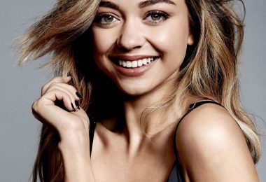 Sarah Hyland Hot And Sexy Pictures
